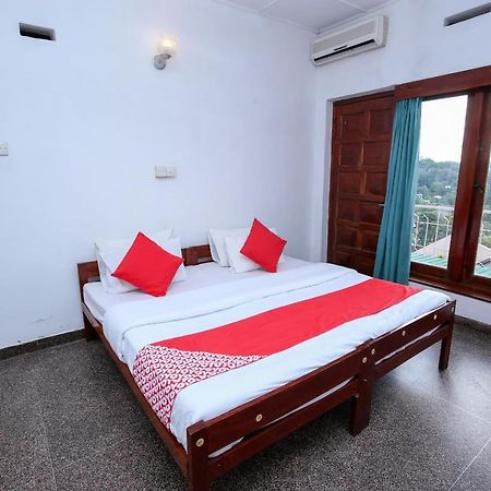 Oyo 436 Sandakelum Tourist Guest House Kandy Exterior foto
