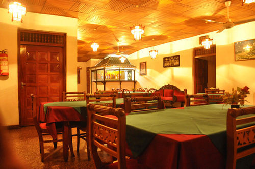 Oyo 436 Sandakelum Tourist Guest House Kandy Exterior foto