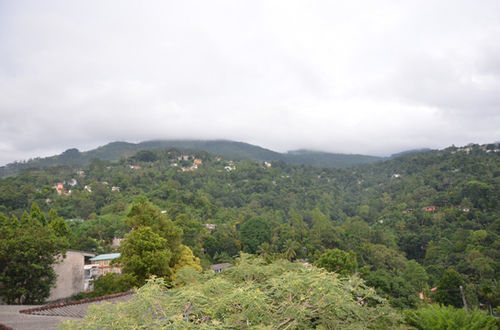 Oyo 436 Sandakelum Tourist Guest House Kandy Exterior foto