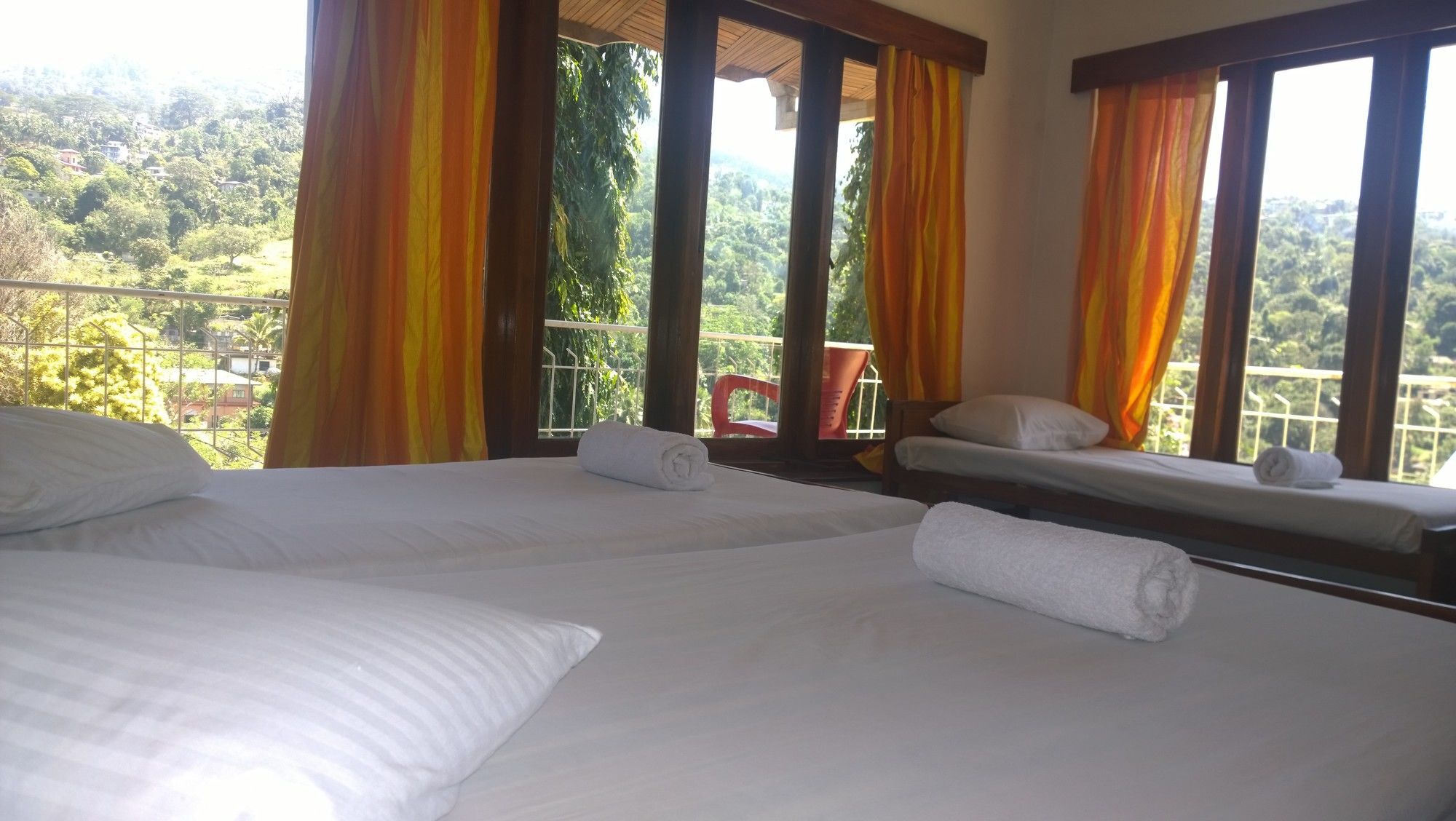 Oyo 436 Sandakelum Tourist Guest House Kandy Exterior foto