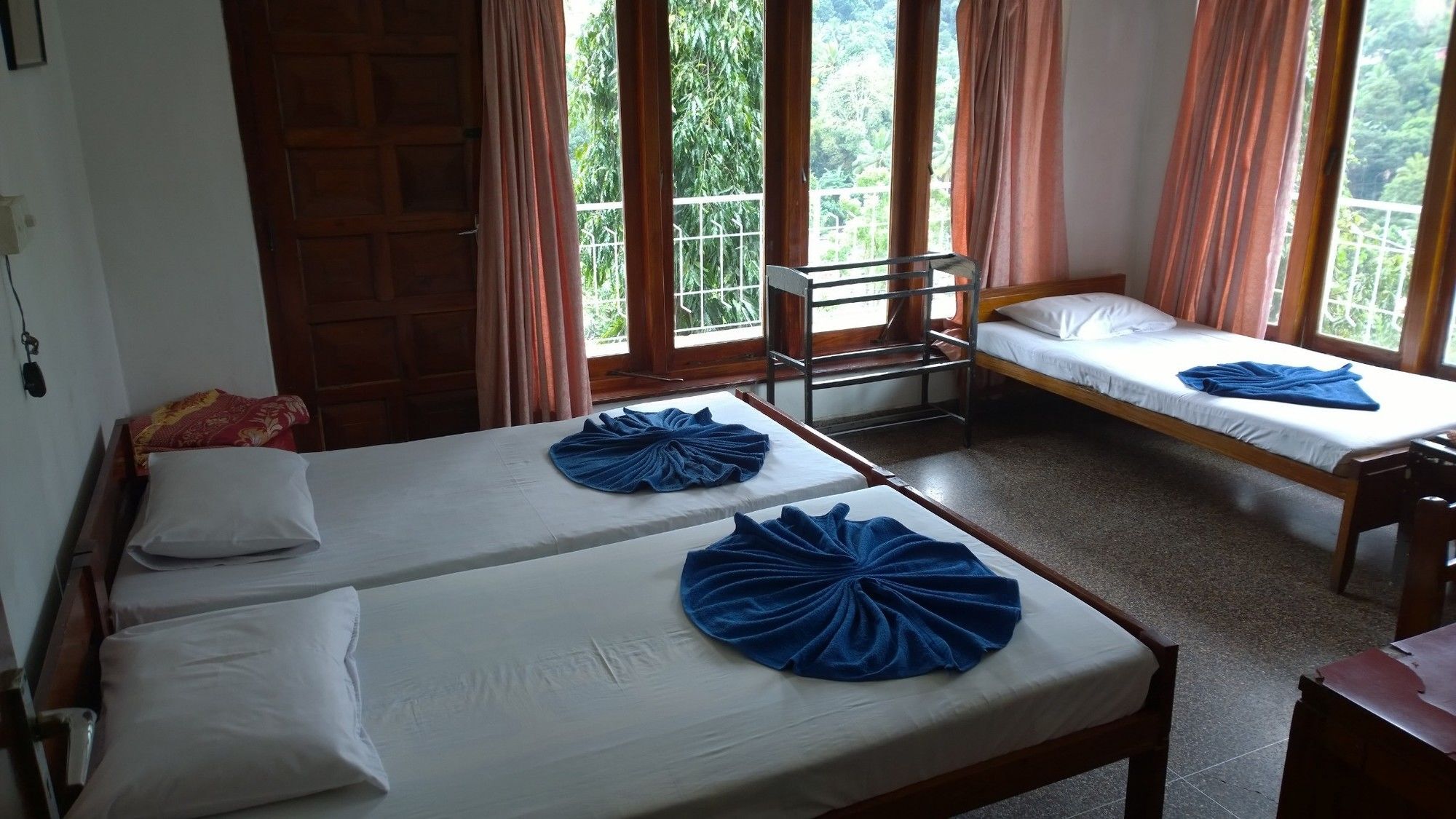Oyo 436 Sandakelum Tourist Guest House Kandy Exterior foto