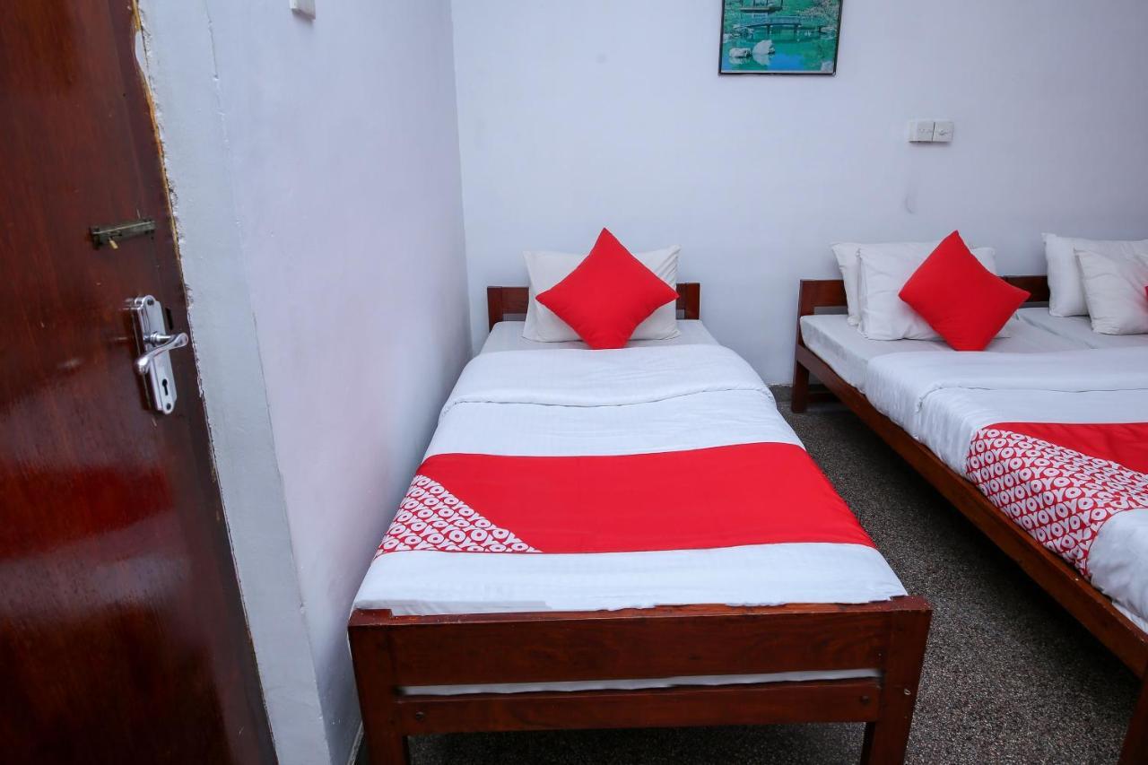Oyo 436 Sandakelum Tourist Guest House Kandy Exterior foto
