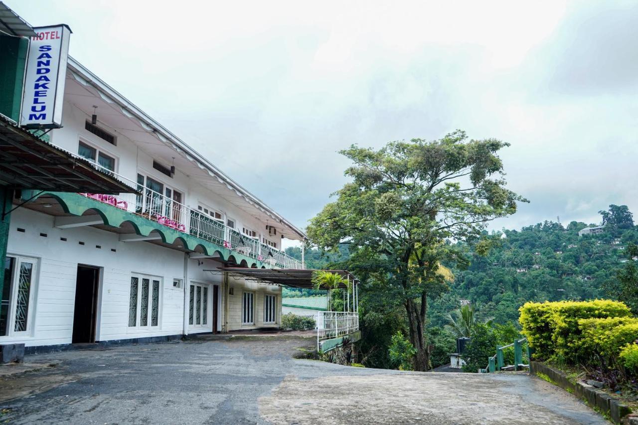 Oyo 436 Sandakelum Tourist Guest House Kandy Exterior foto
