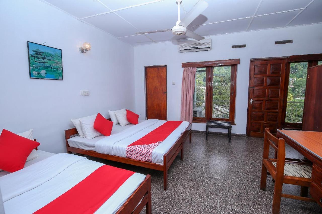 Oyo 436 Sandakelum Tourist Guest House Kandy Exterior foto