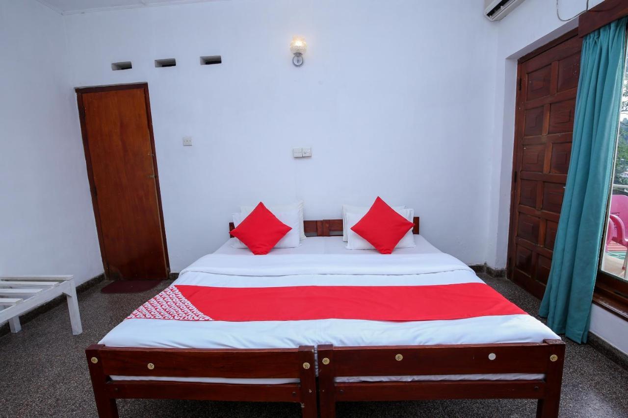 Oyo 436 Sandakelum Tourist Guest House Kandy Exterior foto