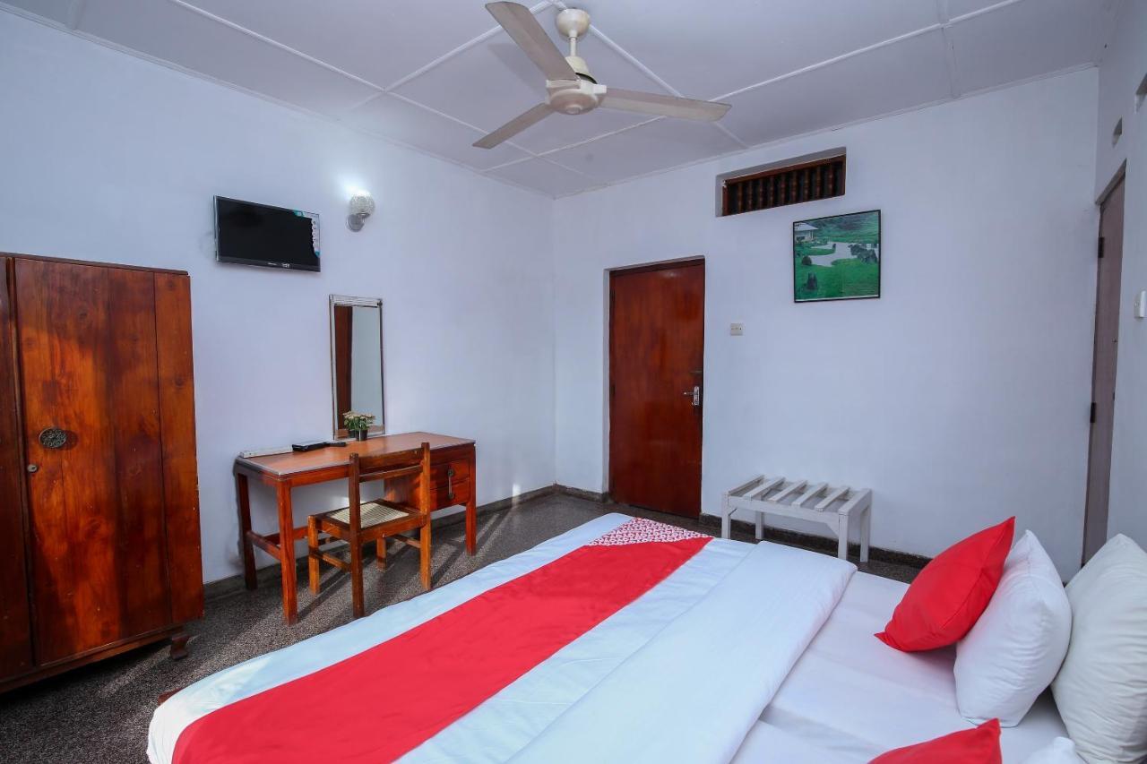 Oyo 436 Sandakelum Tourist Guest House Kandy Exterior foto