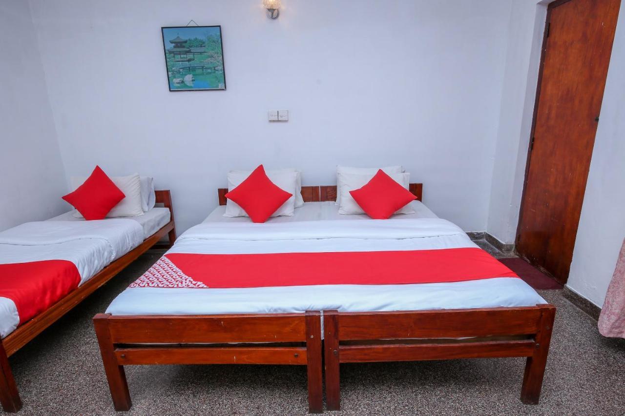 Oyo 436 Sandakelum Tourist Guest House Kandy Exterior foto