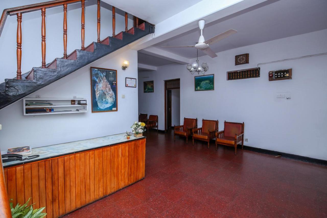 Oyo 436 Sandakelum Tourist Guest House Kandy Exterior foto