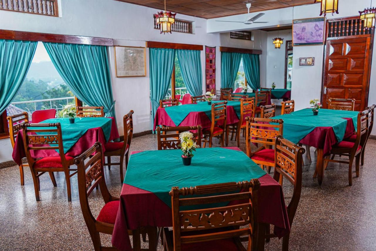 Oyo 436 Sandakelum Tourist Guest House Kandy Exterior foto